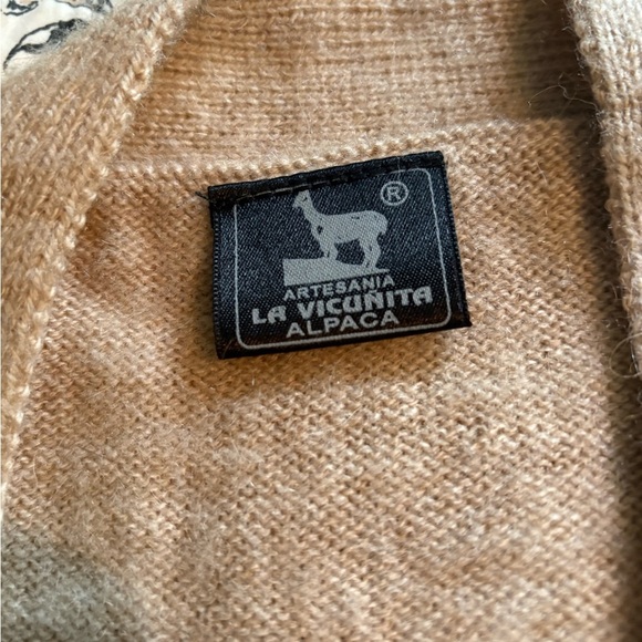 Men's Beige Alpaca Wool Vest - Picture 3 of 6